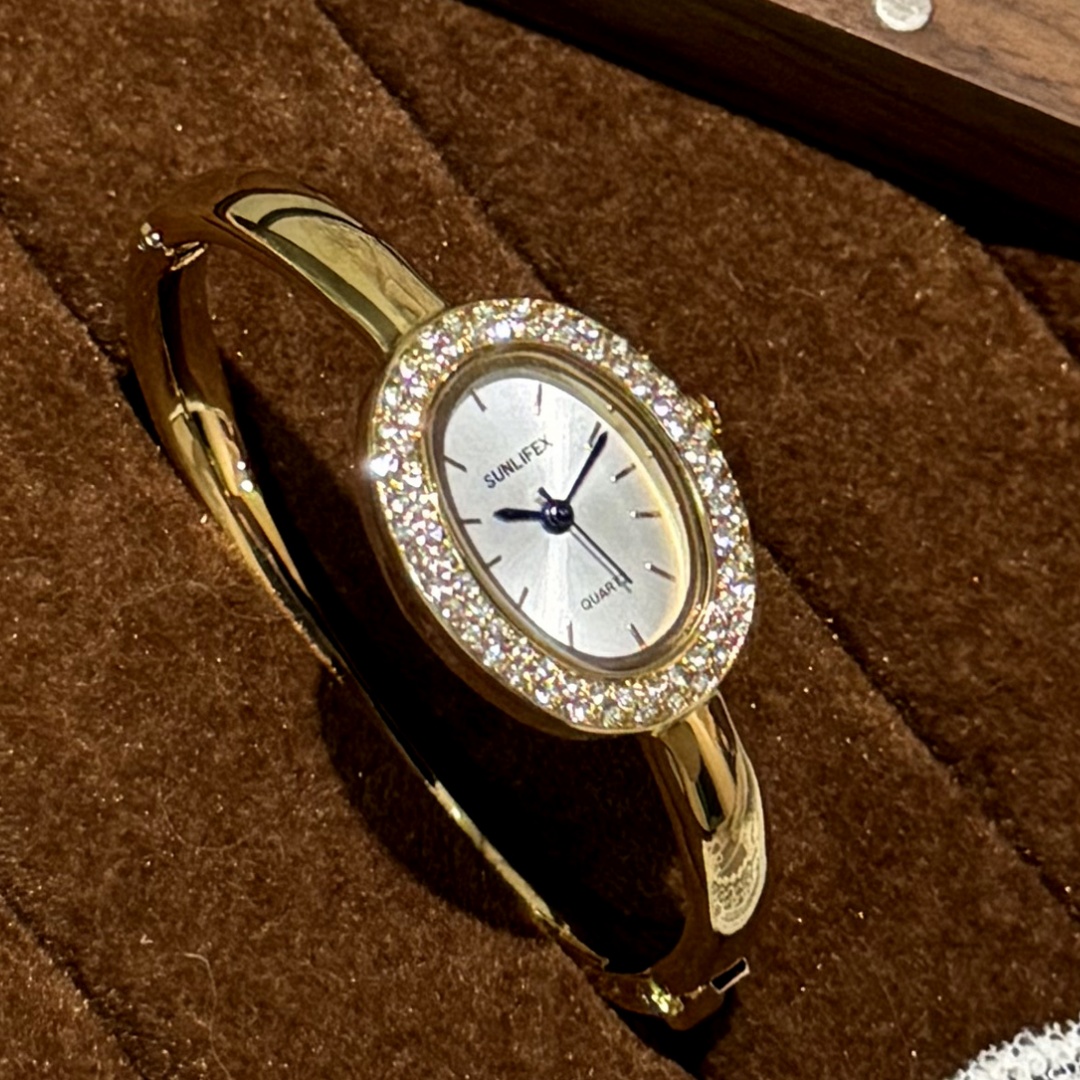Quiet Luxury Watch - Strass oval dial pulseira relógio de