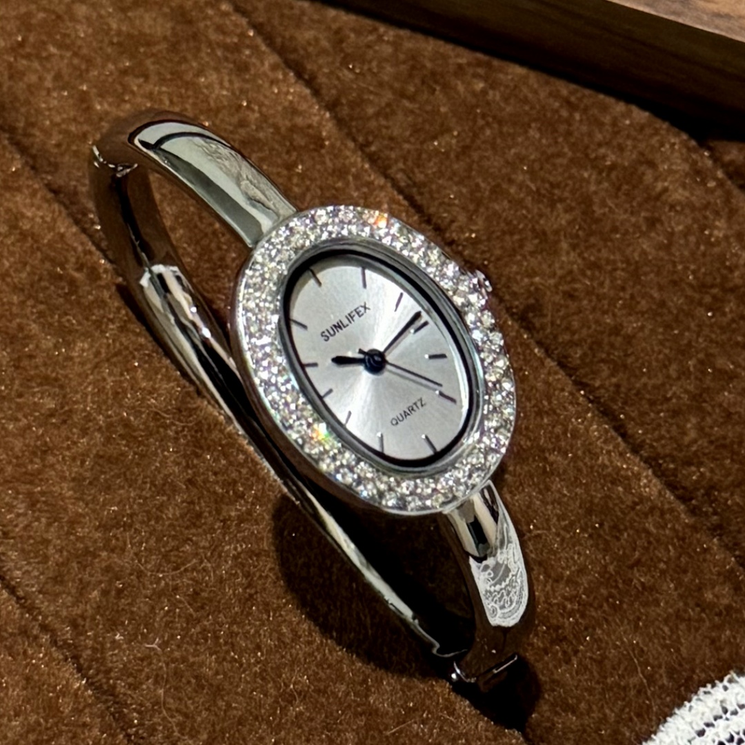 Strass oval dial pulseira reló - Quiet Luxury Watch avaliação e preço